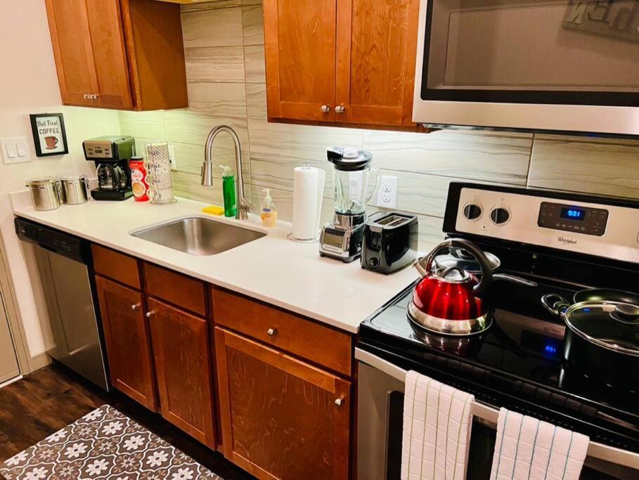 Appartamento Apto 1 Bed - Kitchen - Free Parking Houston Esterno foto